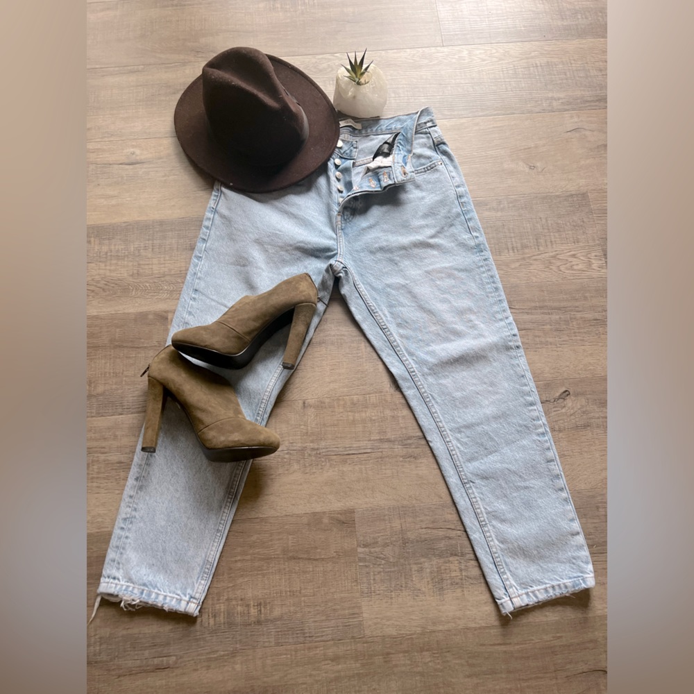 Light Wash Mom Jeans